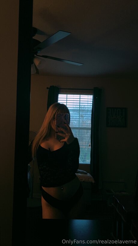 Realzoelaverne xxx pornstar photo