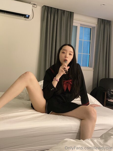 Lewdypie star xxx pic