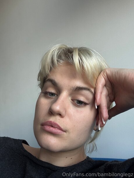 Bambilonglegz pornographic actress image