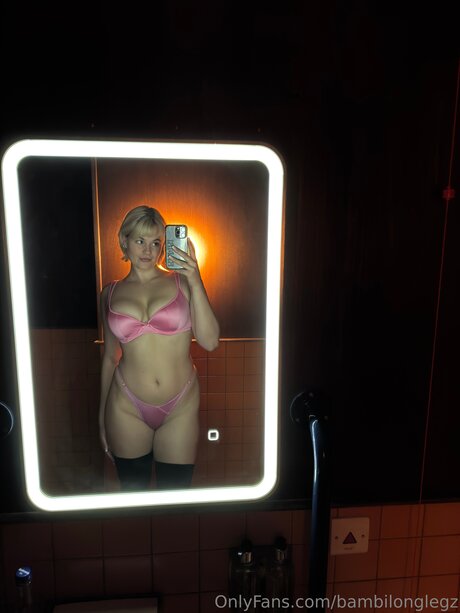 Bambilonglegz nude pornstar pictures