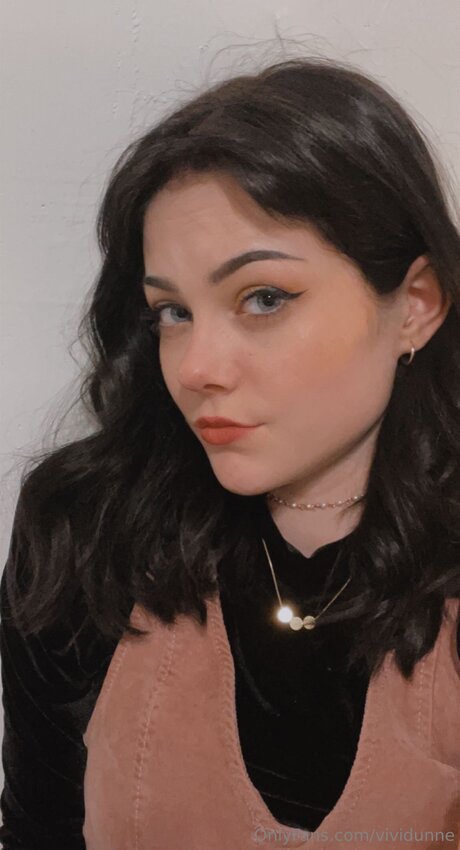 Vividunne art actress galleries