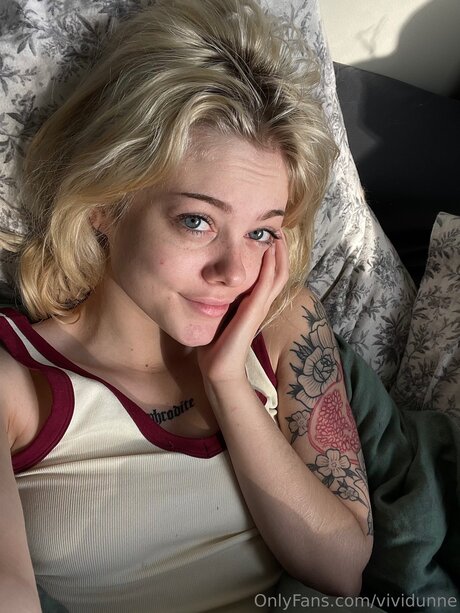 Vividunne art actress gallery