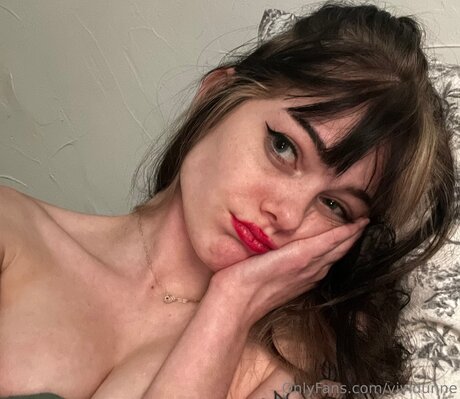 Vividunne star top galleries