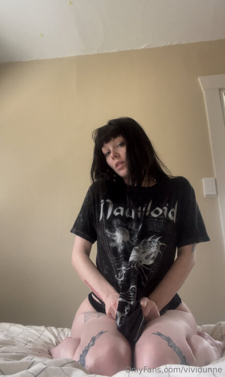 Vividunne sexy model pictures