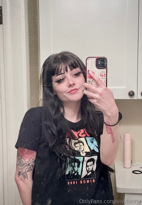 Vividunne nudes model images