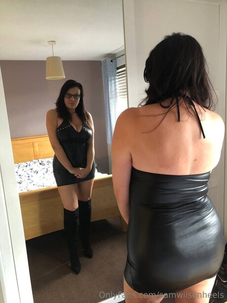 Samwilsonheels erotic model images