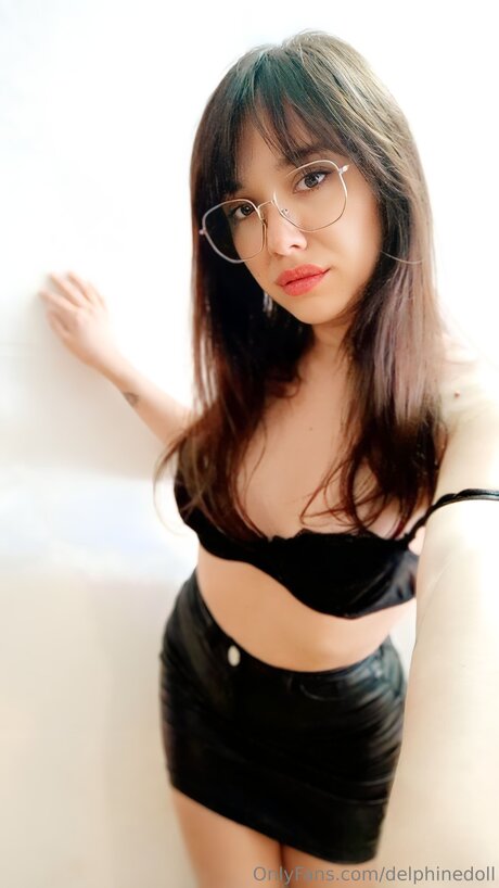 Delphinedoll model beautiful img