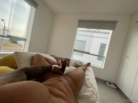 Juanrodvv model top picture