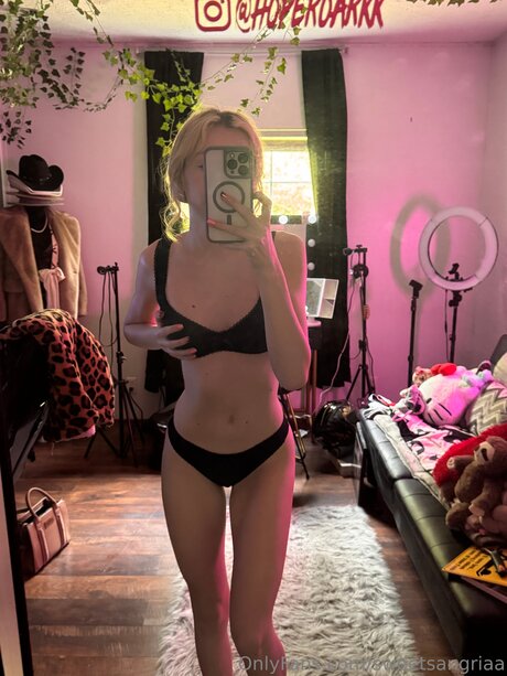 Sweetsangriaa xxx star photos