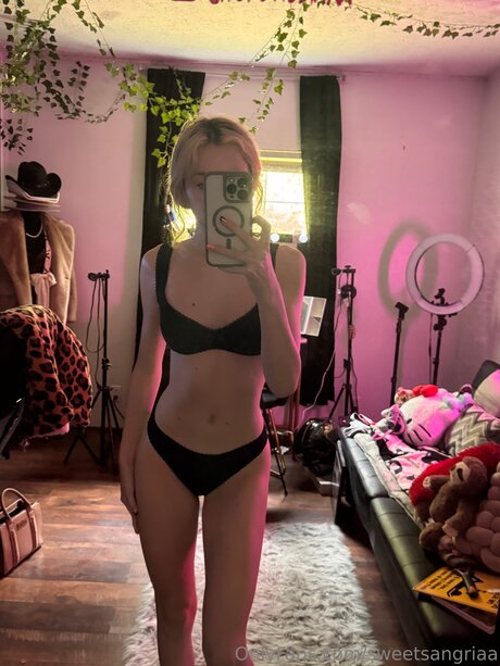 Sweetsangriaa pornstar xxx photo