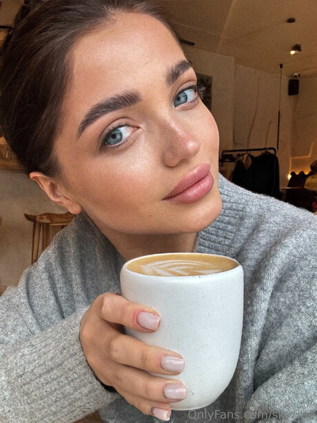 Sky Me hot pornstar images