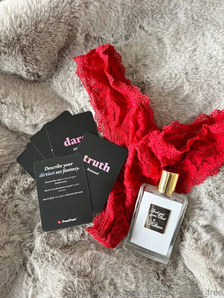 Ella Damayana Free nude actress pic