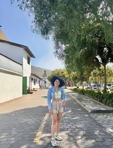 Cristalsweety sexy actress galleries