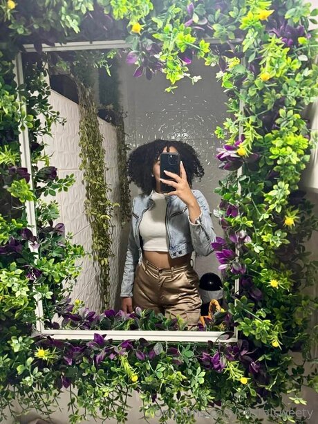 Cristalsweety erotic actress picture