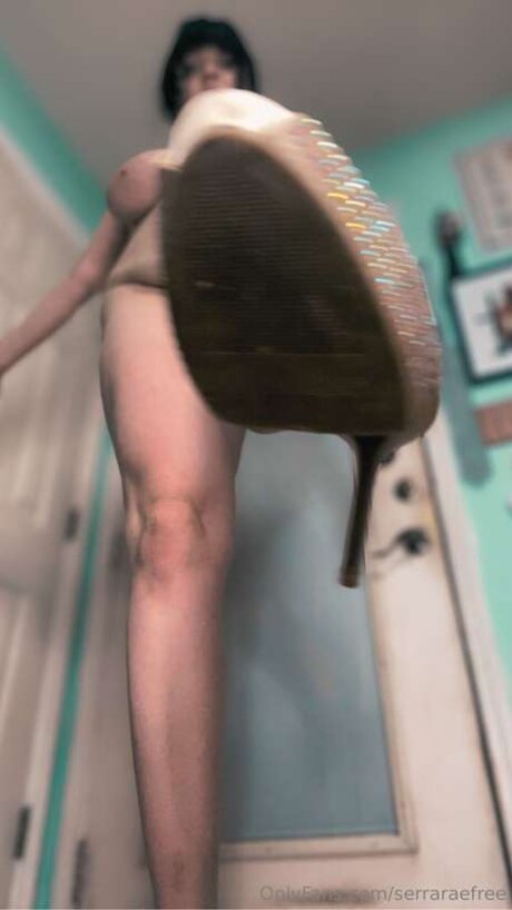 Serraraefree exclusive model image