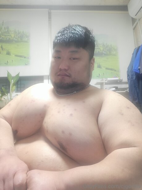 body onlyfans naked photos