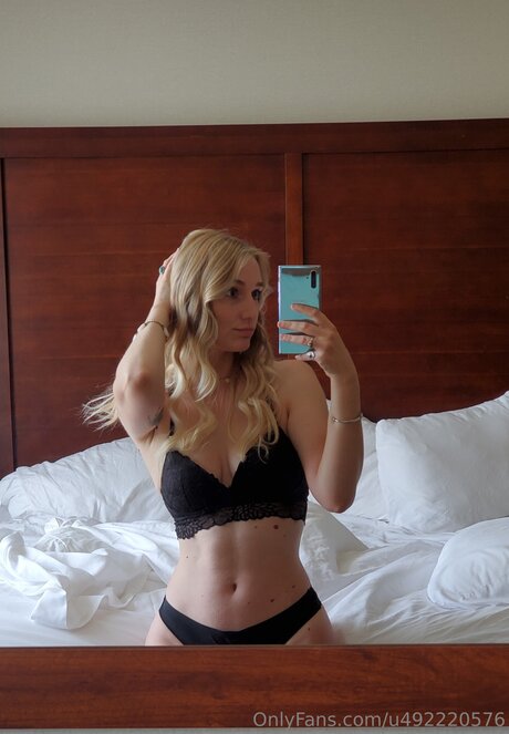 Lilmossymuffn xxx pornstar archive