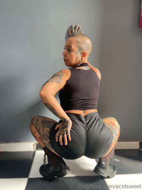 Acidsweet naked star galleries