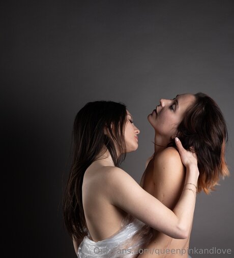 Queenpinkandlove beautiful pornstar archive