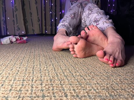 Queenpinkandlove model best picture