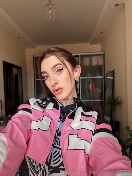 Sarah Blackk hot model photo