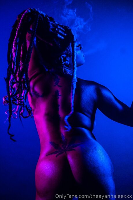 Theayannaleexxx adult actress image