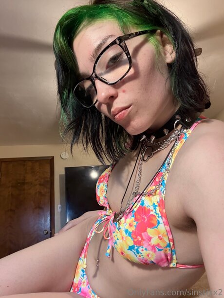 Sinstixx2 model erotic archive