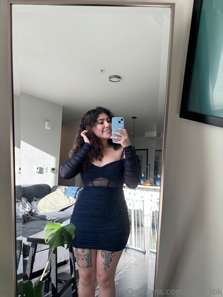 Mely Tok top model pics