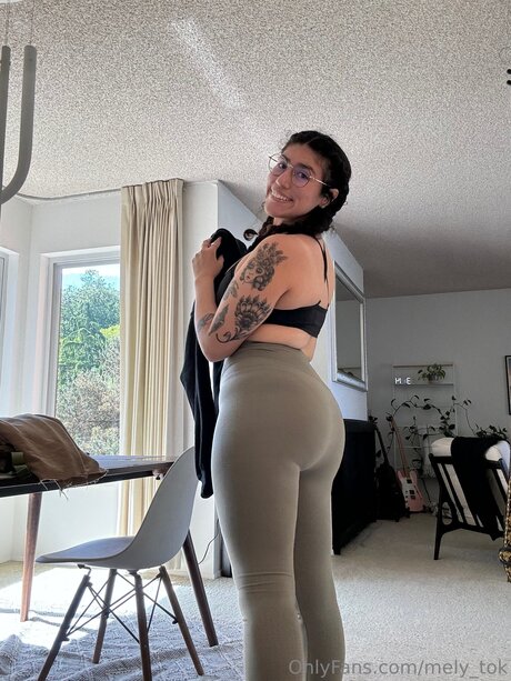 Mely Tok erotic model galleries