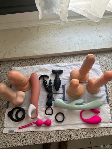 blonde handjob onlyfans nice photo