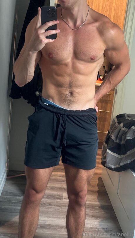 Anoluv model sexy pic