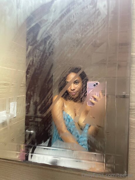 Teerae xxx model pic