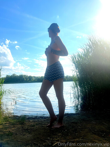 Nexinyx Vip model nude pics