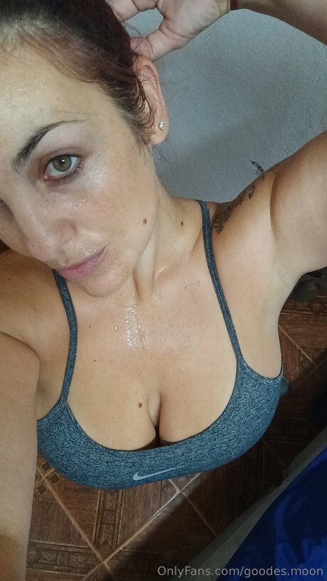 Goddesredmoon model exclusive galleries