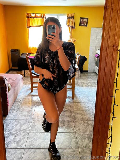 Queen Antoo sex star pics