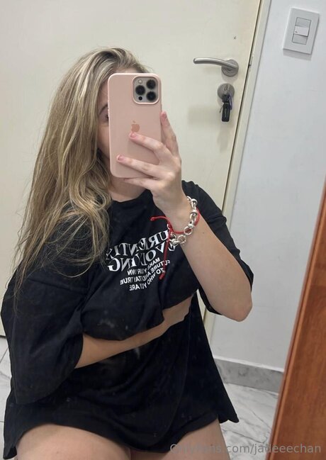 Jadeeechan star naked pictures