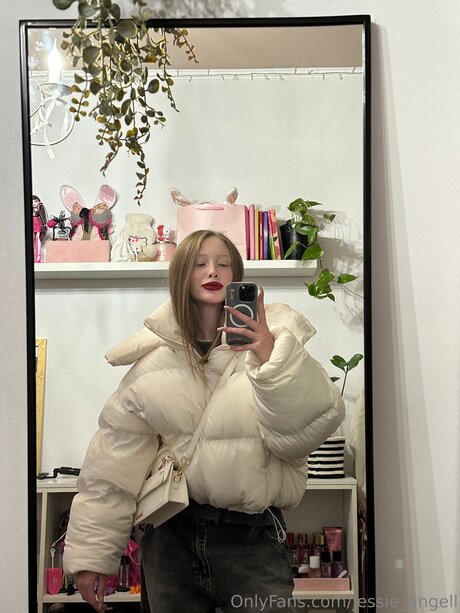 Jessie Angell nudes star photos