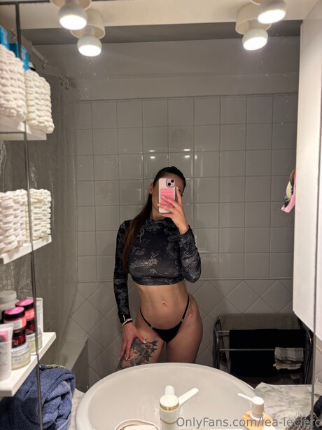 Lea Leclerc hd pornstar img