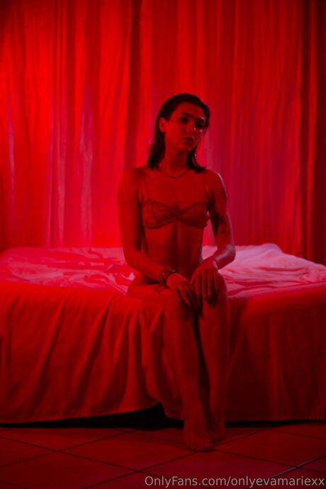 Onlyevamariexx star top photos