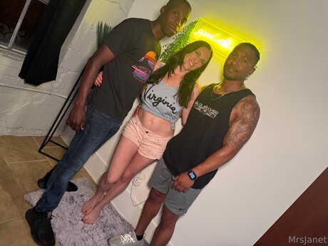 Mrsjanetm star exclusive pics