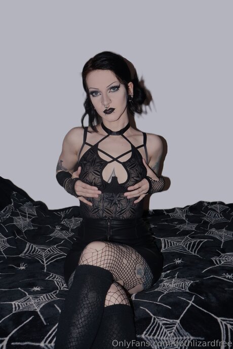 Gothlizardfree star best pictures