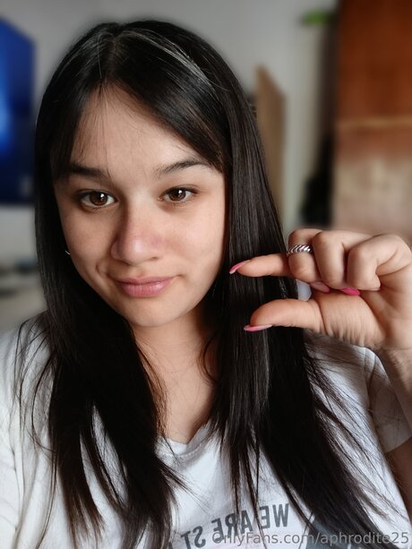 Aphrodite25 free actress photos