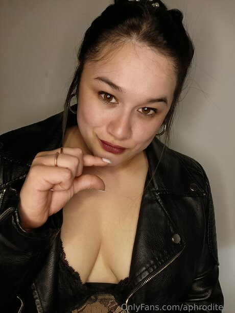 Aphrodite25 top actress photos