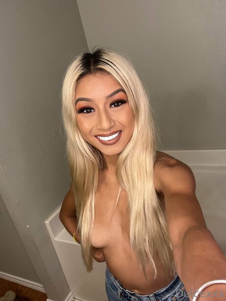 Latinabarbie96 model hot picture