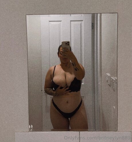 Brittttney Lyn69 adult star image