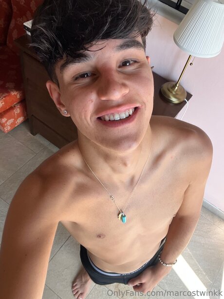 Marcostwinkk model pretty photos