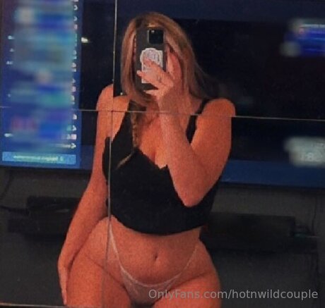 Hotnwildcouple nudes star image