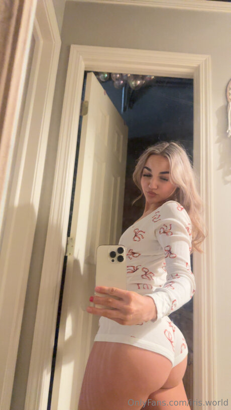 Iris World nude star galleries