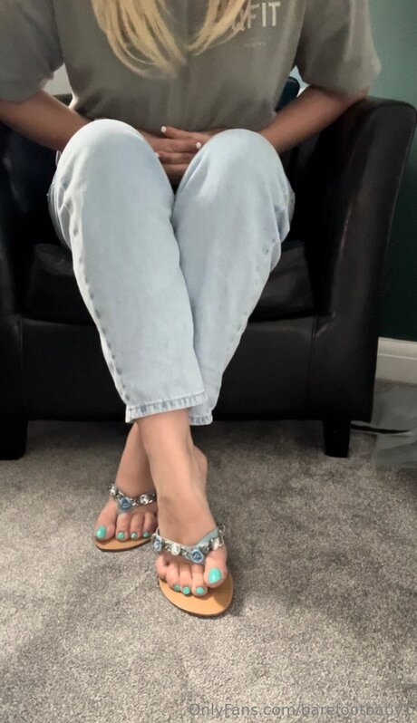 Barefootbaby1 pretty actress photo