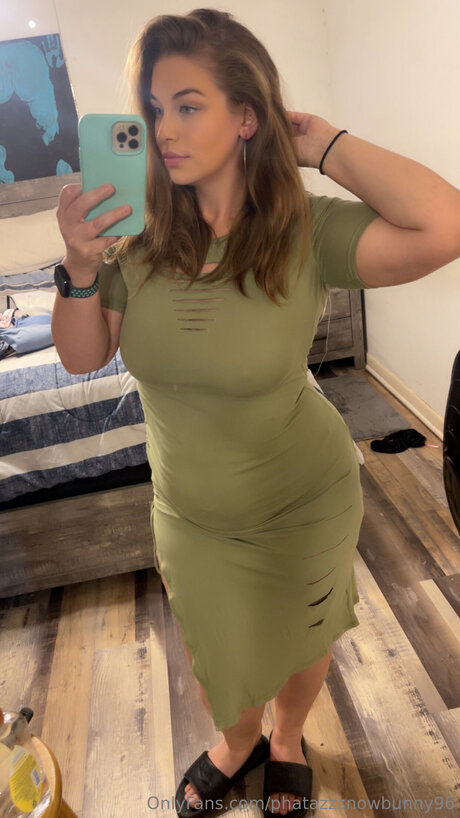 Phatazzsnowbunny96 naked pornstar photo